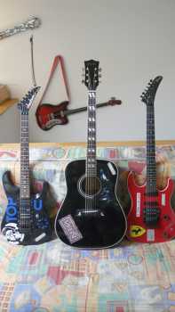 Photo : Propose à vendre 3 Guitares GIBSON-JACKSON-EMPERADOR - GIBSON MA, JACKSON FUSION Y EMPERADOR BLUEBIRD