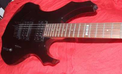 Photo : Propose à vendre Guitare LTD ESP - LTD ESP F50 BLACK