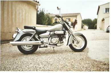 Photo : Propose à vendre Moto 125 cc - HYOSUNG - GV