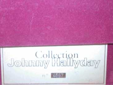 Photo : Propose à vendre Objet de collection COFFRET QUITARE  JHONNY HALLYDAY