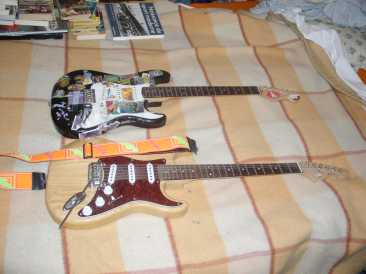 Photo : Propose à vendre 2 Guitares FENDER - TRIBUTE LEGACY