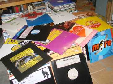 Photo : Propose à vendre CD, K7 et vinyle Techno, electro, dance - LOT DE 1500 MAXIS TECHNO,HOUSE,ELECTRO...