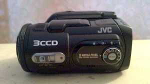 Photo : Propose à vendre Caméscope JVC EVERIO 3 CCD GZ-CM500E ET ACCESSOIRES - CAMESCOPE JVC EVERIO 3 CCD GZ-CM500E ET ACCESSOIRE