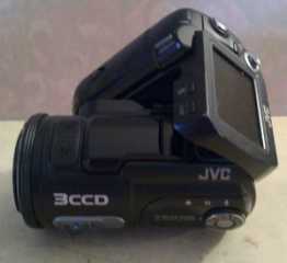 Photo : Propose à vendre Caméscope JVC EVERIO 3 CCD GZ-CM500E ET ACCESSOIRES - CAMESCOPE JVC EVERIO 3 CCD GZ-CM500E ET ACCESSOIRE