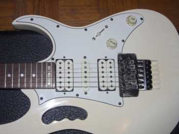 Photo : Propose à vendre Guitare IBANEZ - STEVE VAI JEM 555