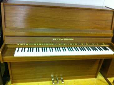 Photo : Propose à vendre Piano droit GROTRIAN-STEINWEG - NOYER SATINE