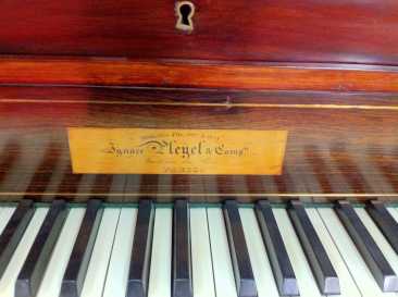 Photo : Propose à vendre Piano à queue PLEYEL - PIANOFORTE VERNIS TAMPON