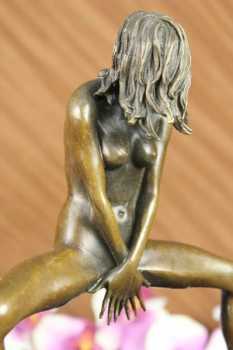 Photo : Propose à vendre Free-standing Bronze - WESTERN EXCELLENT BRONZE MARBLE  ART STATUE ORIGIN - Contemporain