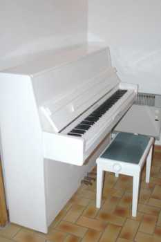 Photo : Propose à vendre 2 Pianos droits HOHNER - + TABOURET ASSORTI