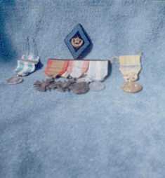 Photo : Propose à vendre Médailles / insignes / objets militaires SOUVENIRS D'EPOQUE - Entre 1917 et 1939