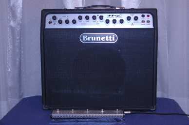 Photo : Propose à vendre Amplificateur BRUNETTI - AMPLIFICATORE COMBO BRUNETTI MC2 , 60 WATT