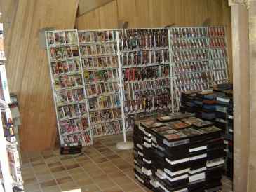 Photo : Propose à vendre 5000 VHS VEND STOCK 5000 K7 ANNEE DEBUT 80,90 TOUS GENRES - X,HORREUR,PIEPLUM,KARATE ECT...