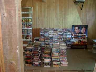 Photo : Propose à vendre 5000 VHS VEND STOCK 5000 K7 ANNEE DEBUT 80,90 TOUS GENRES - X,HORREUR,PIEPLUM,KARATE ECT...