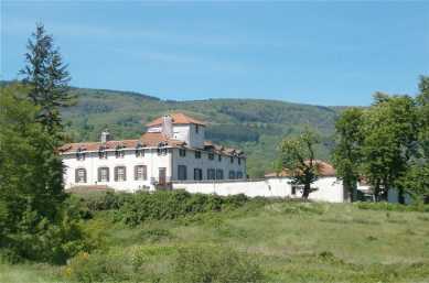 Photo : Propose à vendre Château 2 400 m2