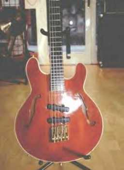 Photo : Propose à vendre Guitare et instrument à corde JORDAN - JORDAN