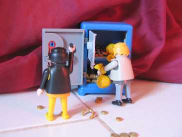 Photo : Propose à vendre Legos / playmobils / meccanos PLAYMOBIL - COFFRE FORT ET CAMBRIOLEURS