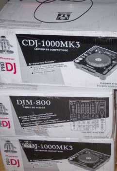 Photo : Propose à vendre Accessoire et effet PIONEER - VENTE 2 CDJ-1000 MK3 CD PLAYERS & 1 DJM-800