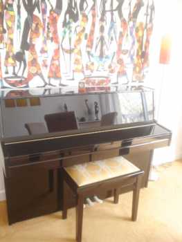 Photo : Propose à vendre Piano droit FURSTEIN - PIANO DROIT LAQUE NOIR