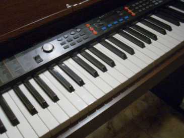 Photo : Propose à vendre Piano et synthétiseur