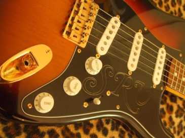 Photo : Propose à vendre Guitare FENDER - FENDER STRATOCASTER SRV 2004